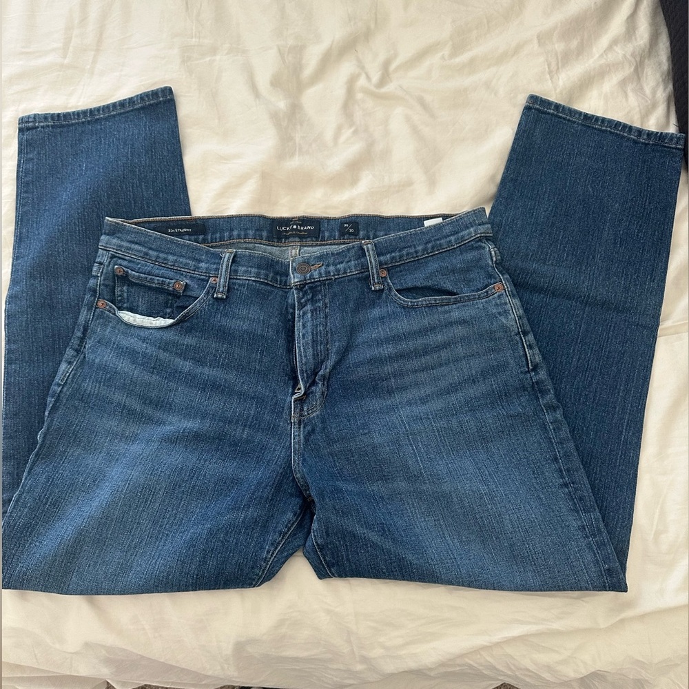 Lucky Brand men’s Jean. 221 straight